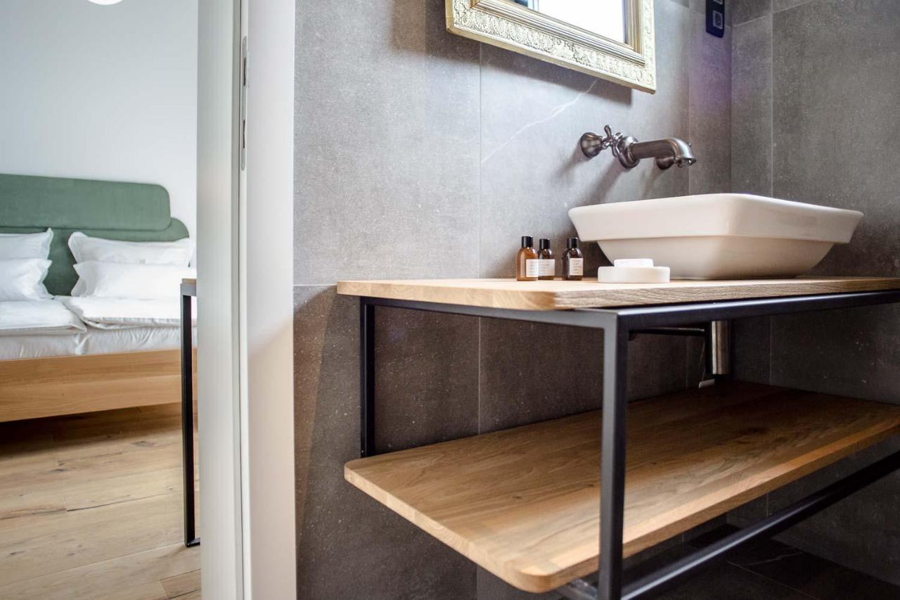 Vault Hotel Ljubljana Bagian luar foto
